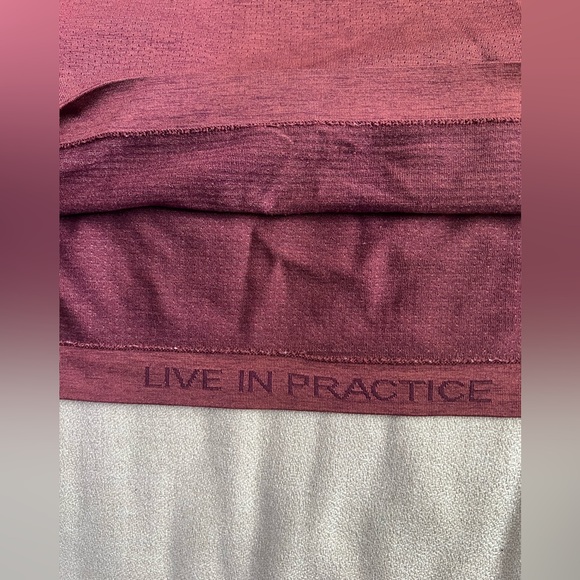 Lululemon Wine/Burdeos Men's Live in Practice Running Long Sleeve T-Shirt Sz L - Picture 10 of 10